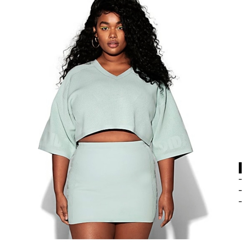 IVY PARK Mint Cropped V-Neck Sport Top